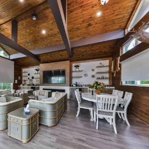 HUX Papousek Realty Group Hours